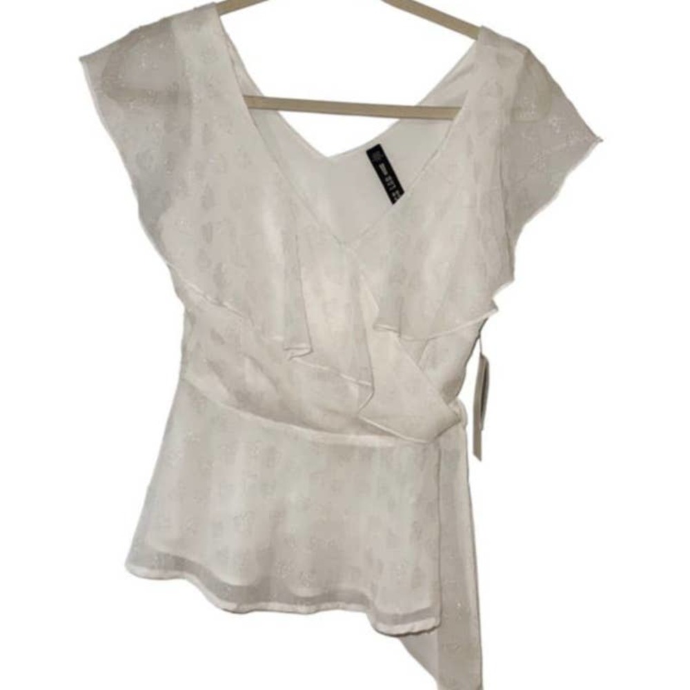 DESIGN LAB WHITE  SHIMMERY HEARTS FLUTTER SLEEVES TOP SIZE XS